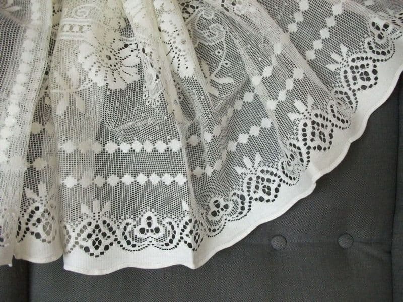 Traditional Genuine Vintage Bone colour Cotton Scottish Lace Panel 60